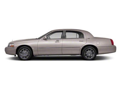 2011 Lincoln Town Car Signature Limited