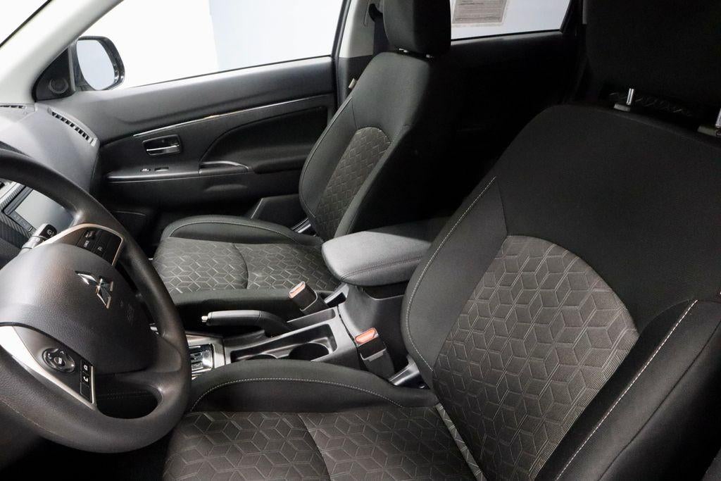 2025 Mitsubishi Outlander Sport ES - Photo 23
