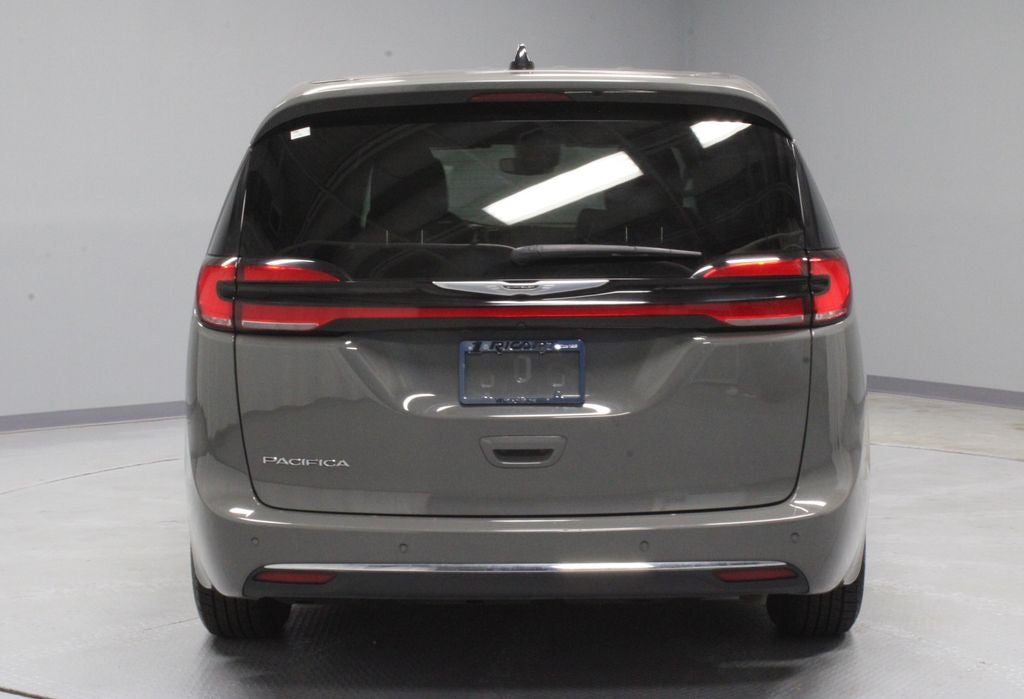 2025 Chrysler Pacifica Select FWD