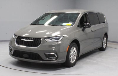 2025 Chrysler Pacifica Select FWD