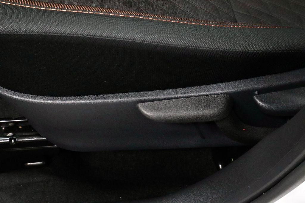 2024 Nissan Kicks SR FWD