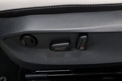 2025 Volkswagen Taos SE 4MOTION