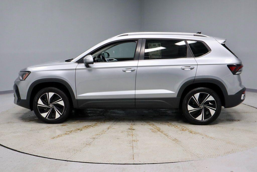 2025 Volkswagen Taos SE 4MOTION