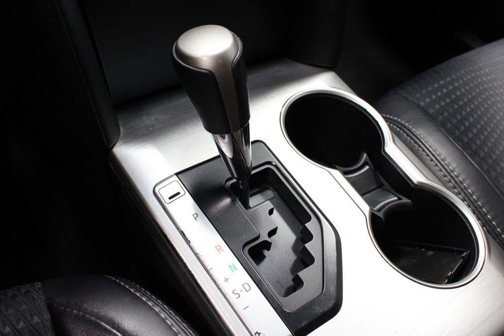 2012 Toyota Camry 4dr Sdn I4 Auto SE (Natl)