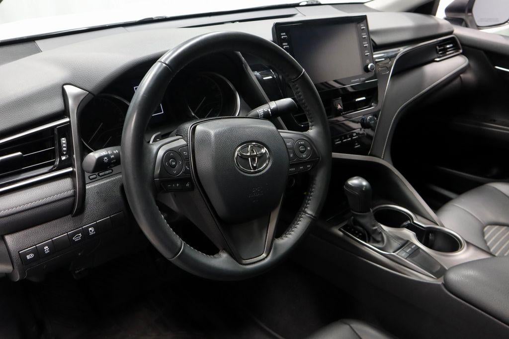 2022 Toyota Camry SE Auto (SE)