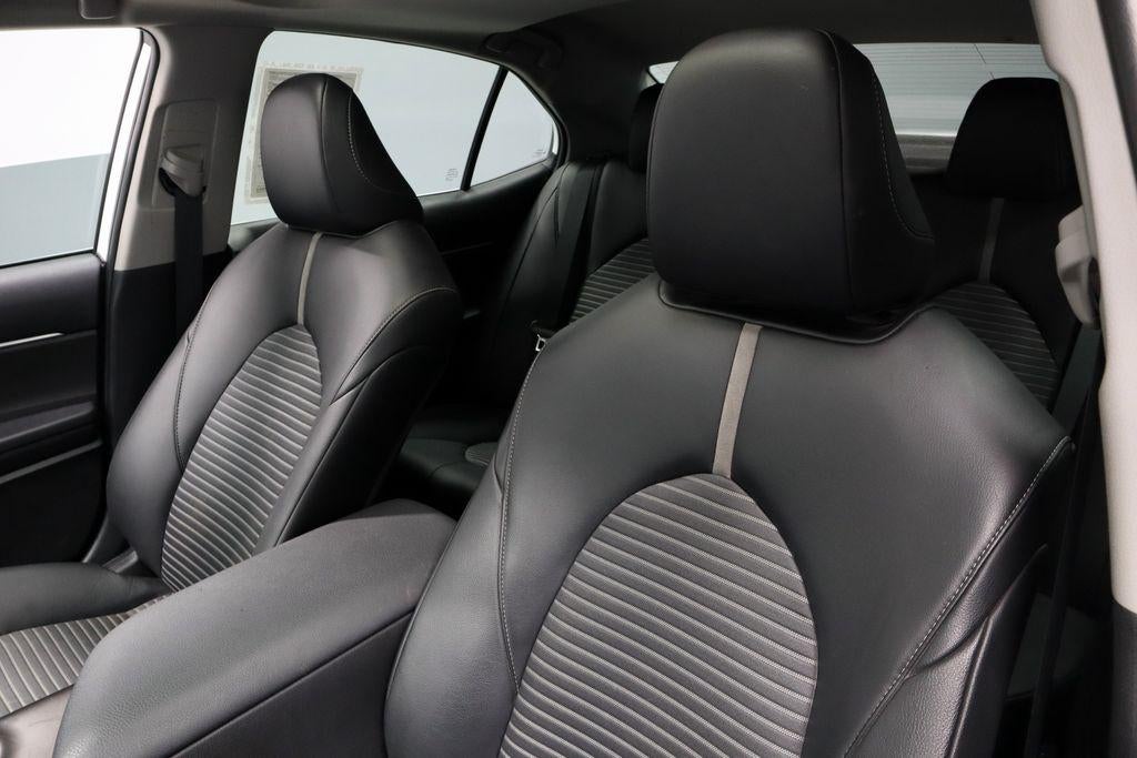 2022 Toyota Camry SE Auto (SE)