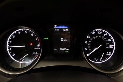 2022 Toyota Camry SE Auto (SE)