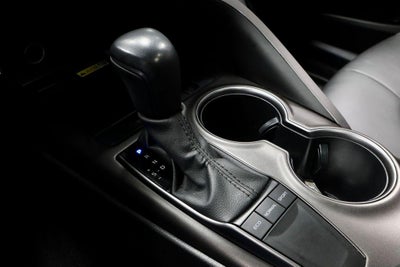 2022 Toyota Camry SE Auto (SE)