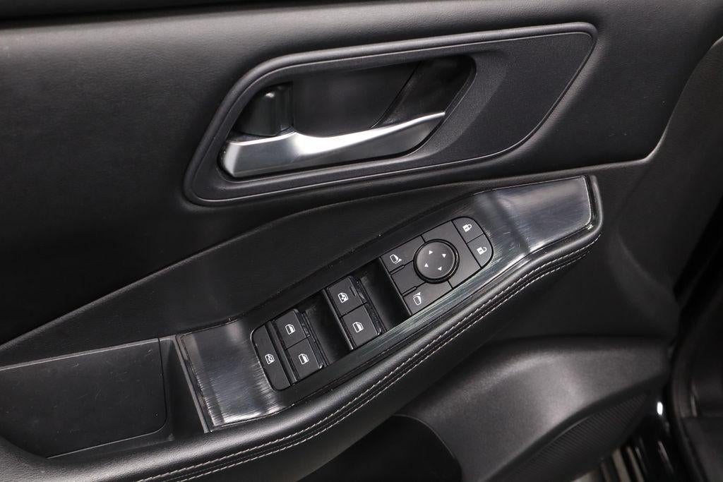 2025 Nissan Rogue AWD SV