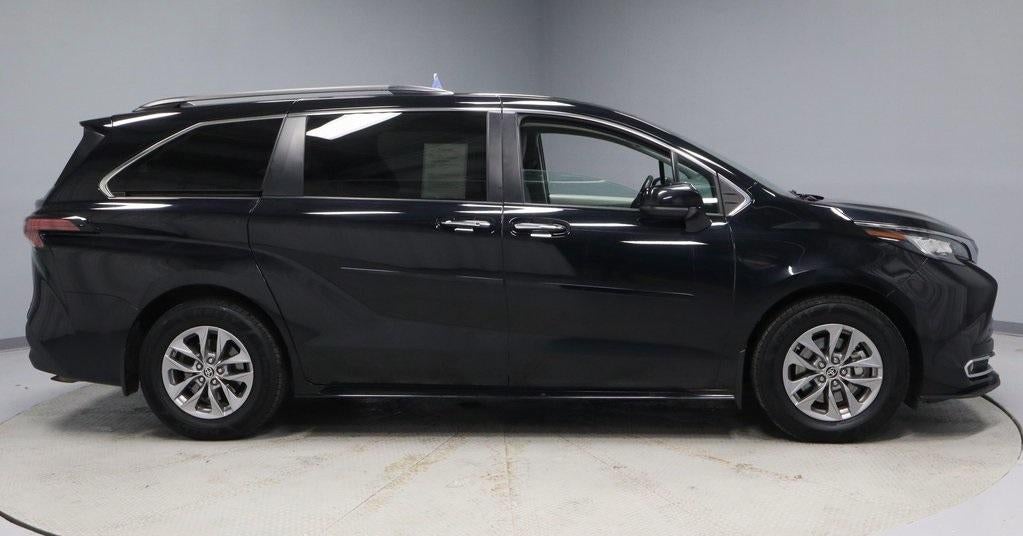 2022 Toyota Sienna XLE AWD 7-Passenger (Natl)