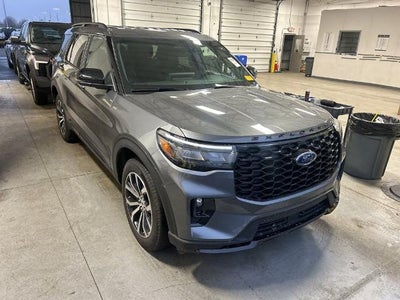 2025 Ford Explorer ST-Line