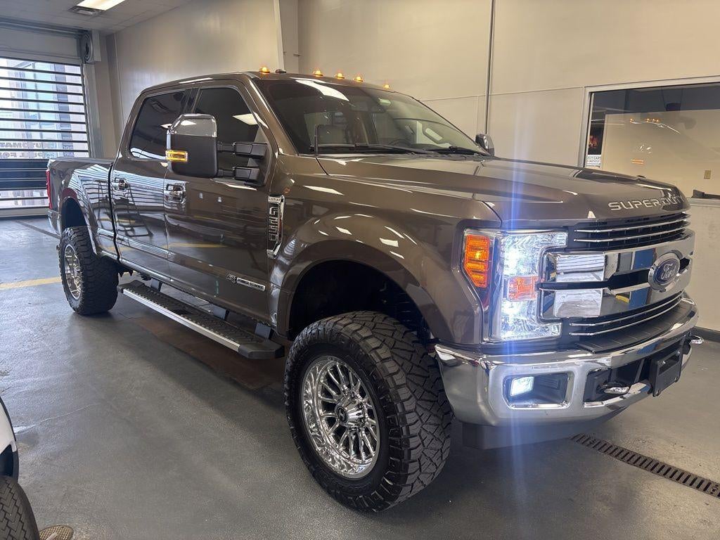 2017 Ford Super Duty F-250 SRW Lariat