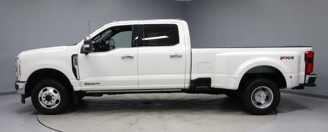 2023 Ford Super Duty F-350 DRW Lariat