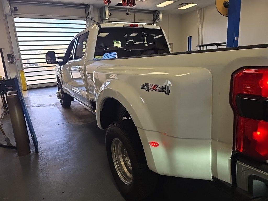2026 Ford Super Duty F-350 DRW Lariat