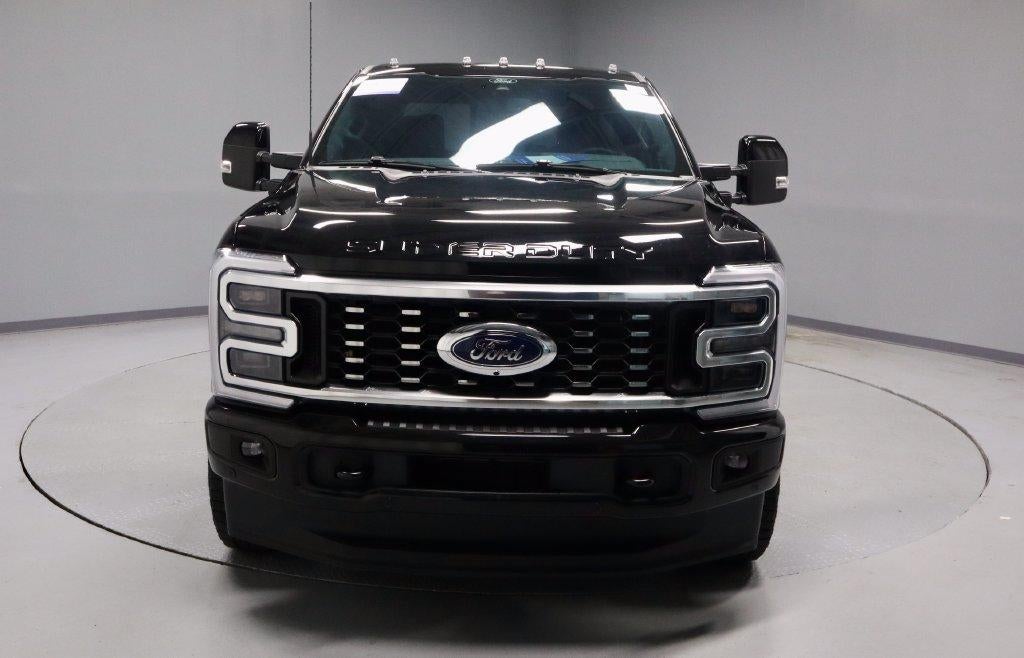 2025 Ford Super Duty F-350 DRW Platinum