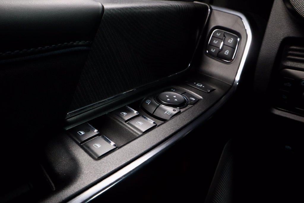2025 Ford Super Duty F-350 DRW Platinum