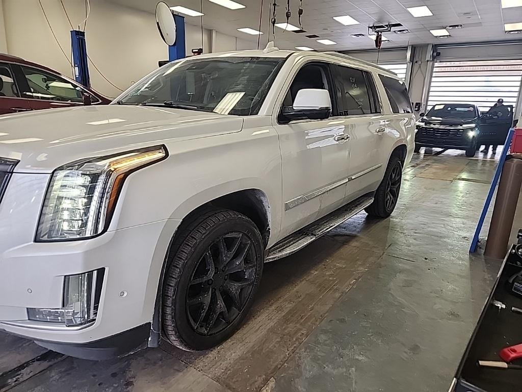2017 Cadillac Escalade ESV Luxury