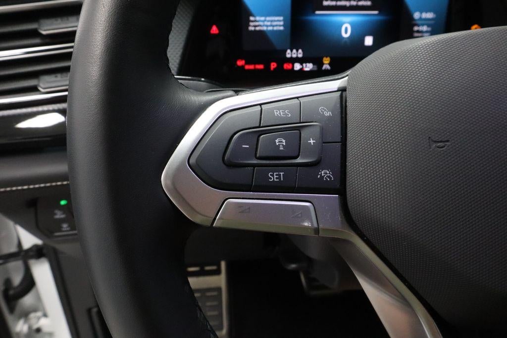 2025 Volkswagen Atlas Cross Sport 2.0T SEL Premium R-Line