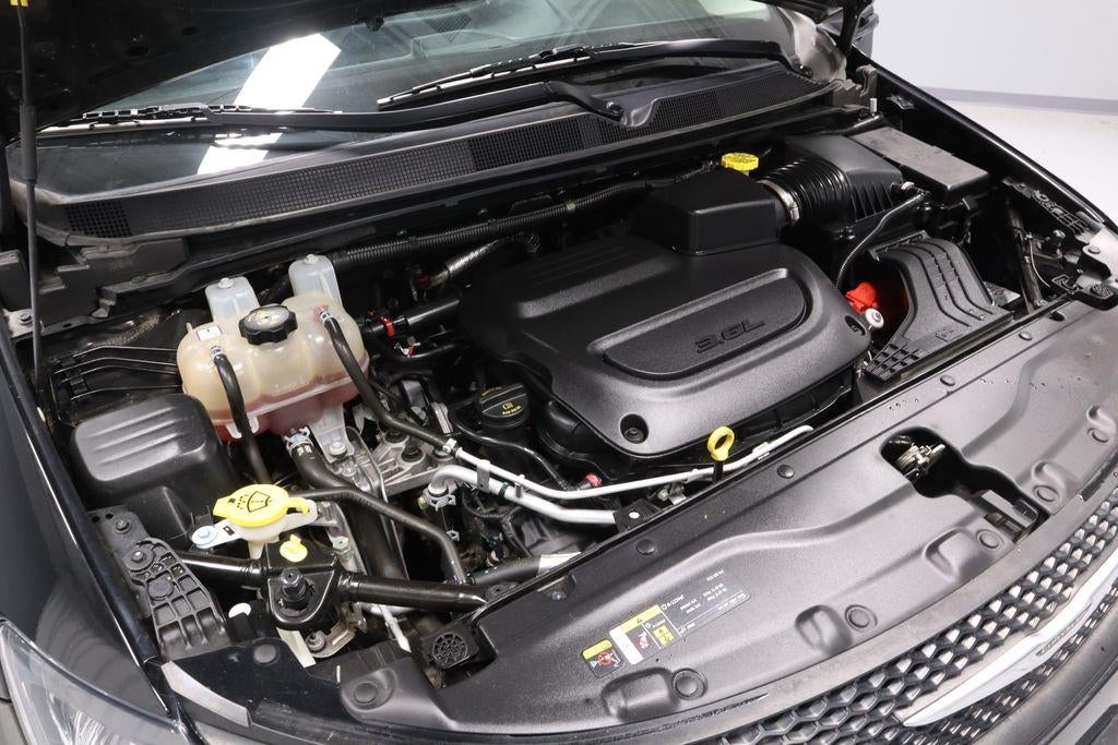 2023 Chrysler Voyager LX