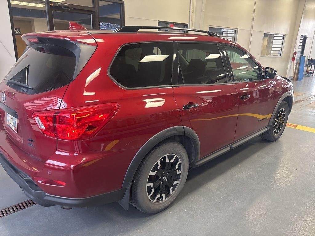 2020 Nissan Pathfinder SL