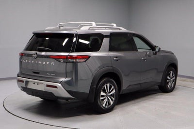 2024 Nissan Pathfinder SL