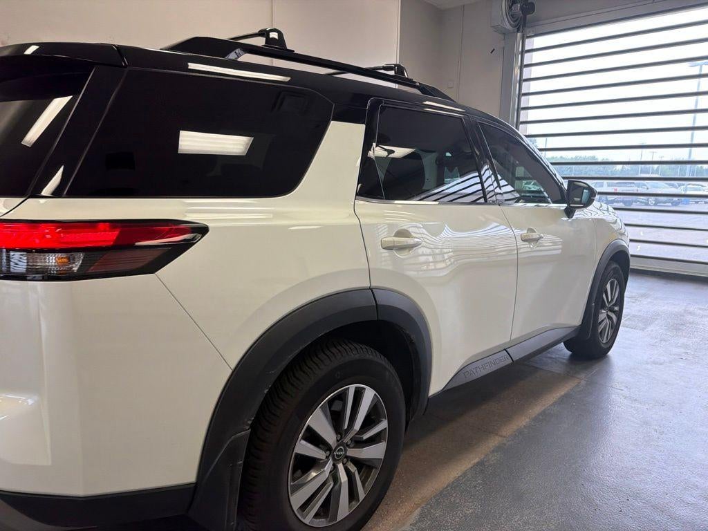 2022 Nissan Pathfinder SL