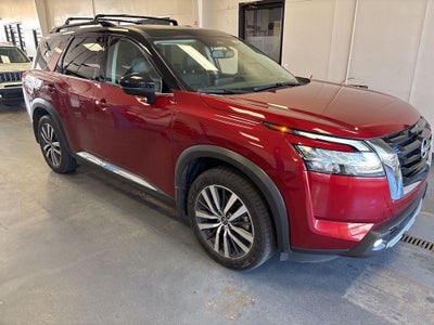 2022 Nissan Pathfinder Platinum
