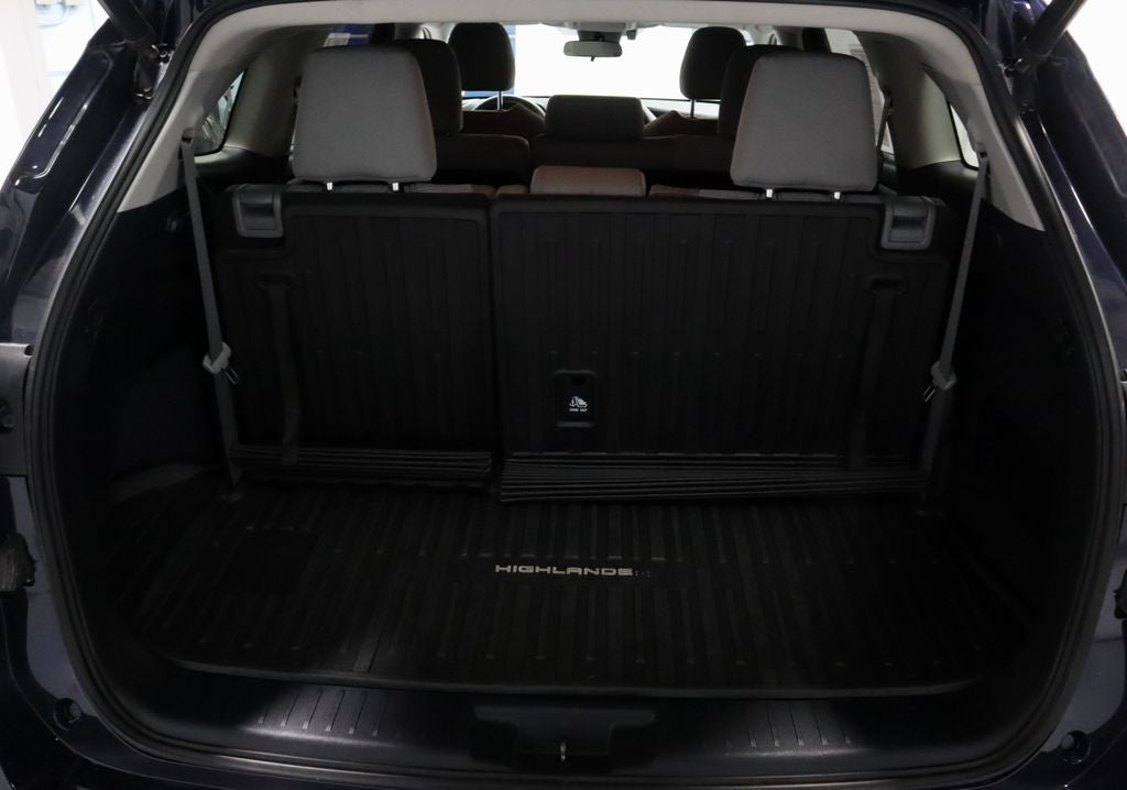 2020 Toyota Highlander LE