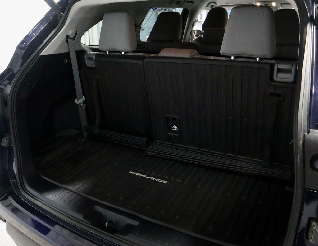 2020 Toyota Highlander LE