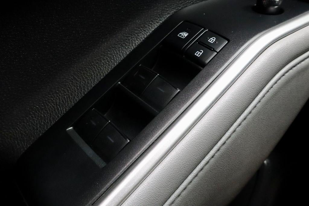 2020 Toyota Highlander LE
