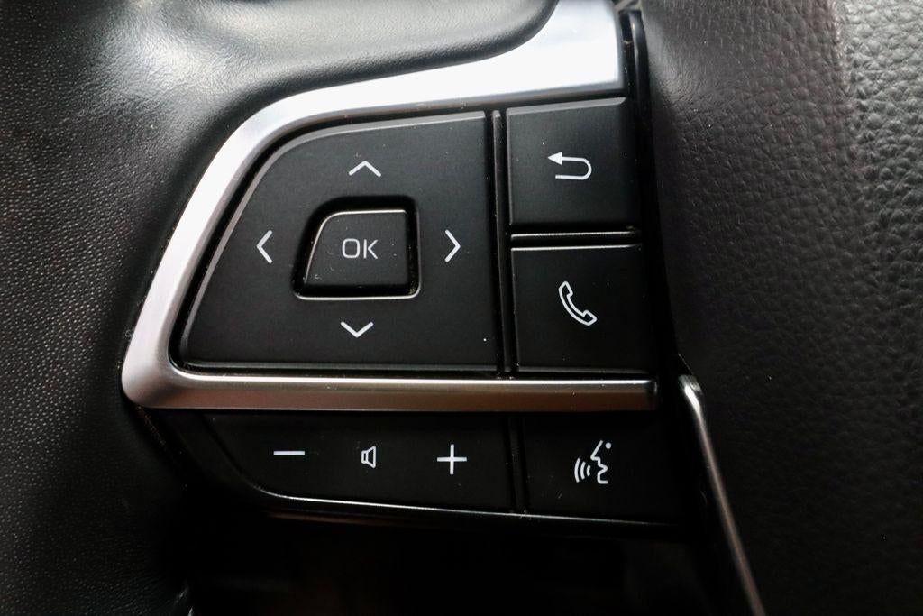 2020 Toyota Highlander LE