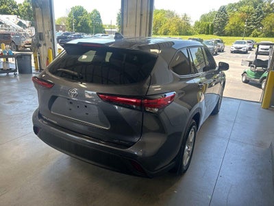 2022 Toyota Highlander LE