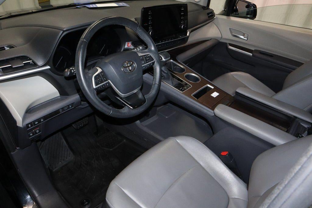 2022 Toyota Sienna XLE