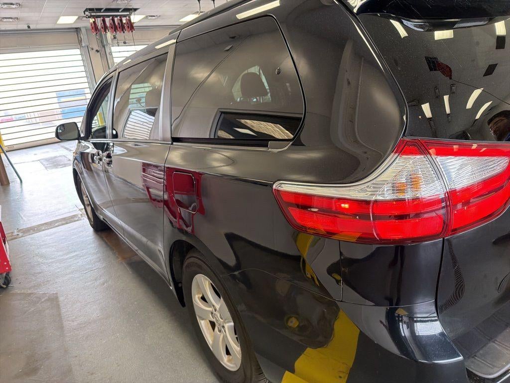 2016 Toyota Sienna LE