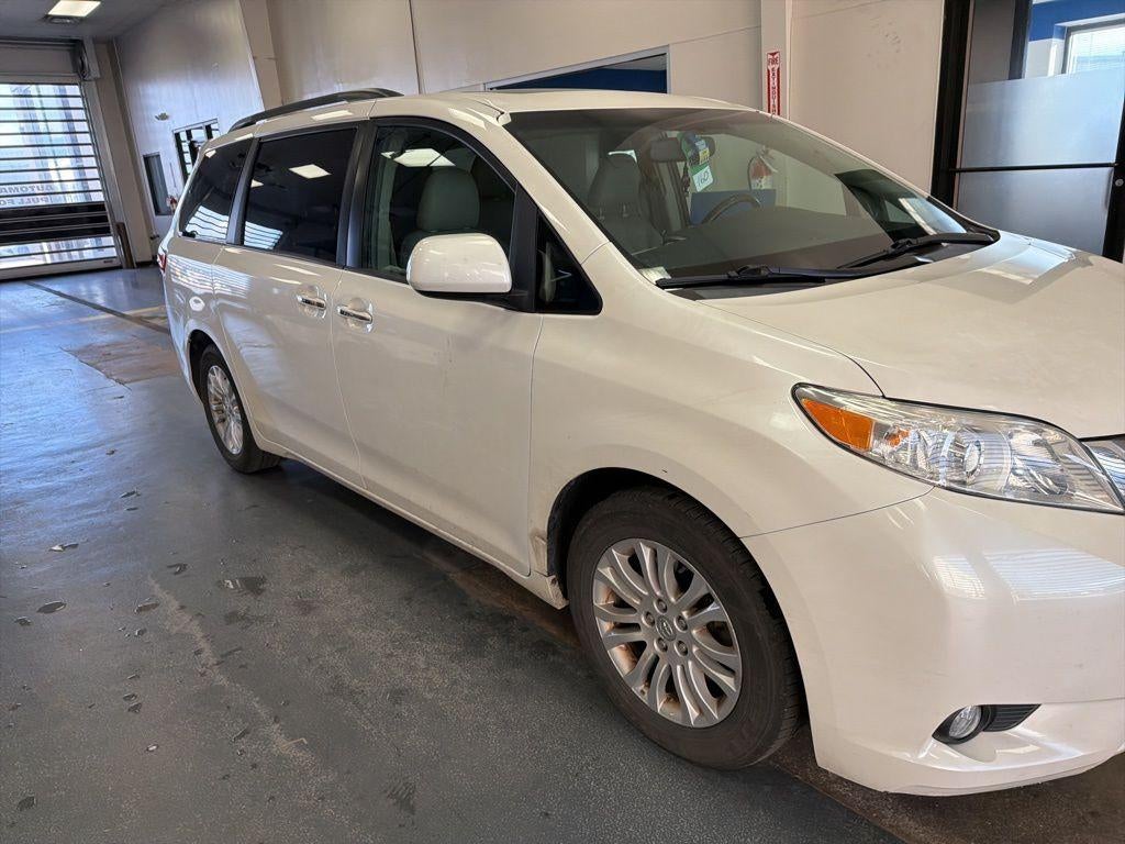 2015 Toyota Sienna XLE