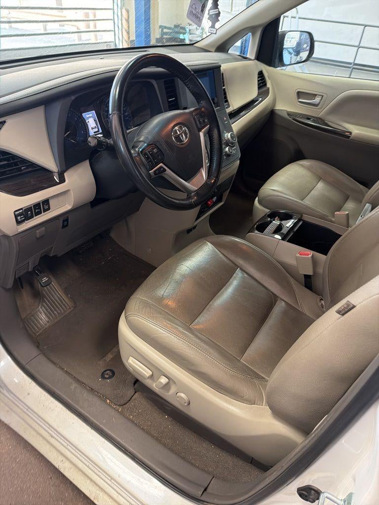 2015 Toyota Sienna XLE