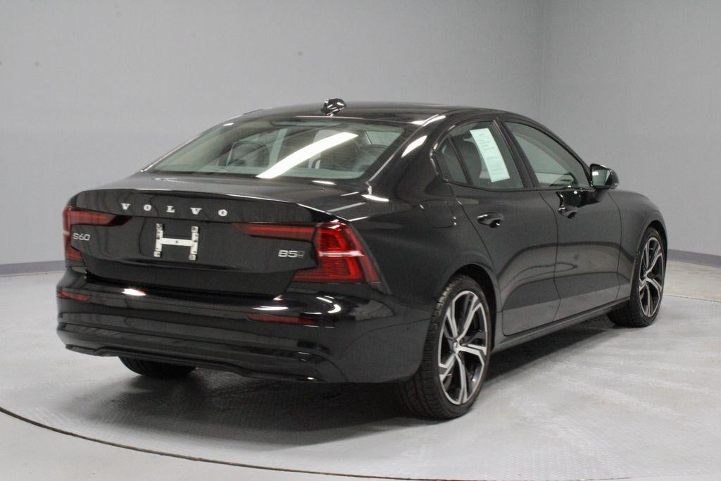 2024 Volvo S60 B5 Plus Dark Theme