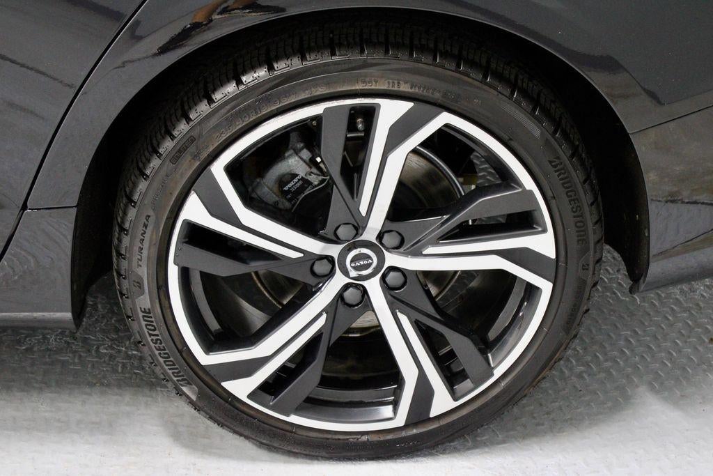2024 Volvo S60 B5 Plus Dark Theme