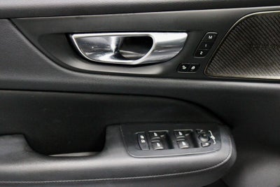 2024 Volvo S60 B5 Plus Dark Theme