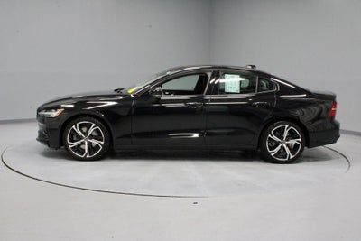 2024 Volvo S60 B5 Plus Dark Theme
