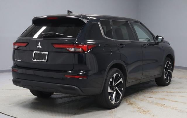 2022 Mitsubishi Outlander ES