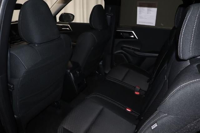 2022 Mitsubishi Outlander ES