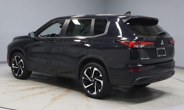 2022 Mitsubishi Outlander ES
