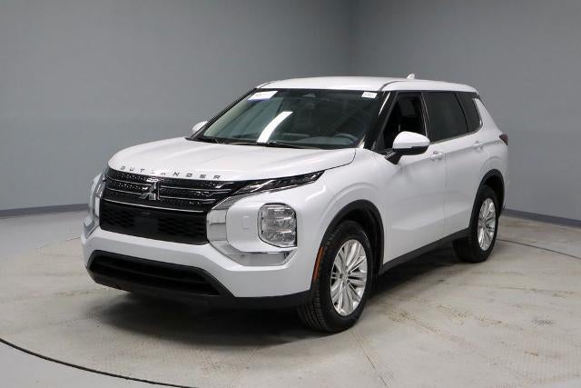 2024 Mitsubishi Outlander ES