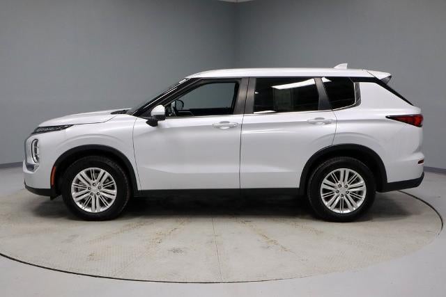 2024 Mitsubishi Outlander ES