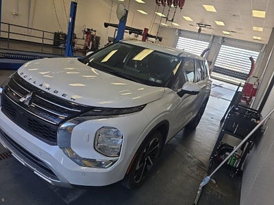 2022 Mitsubishi Outlander SE