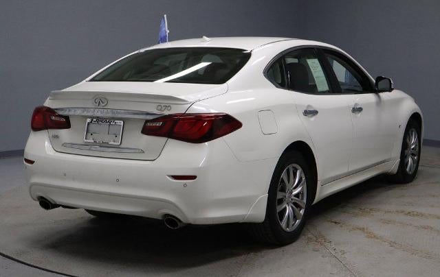 2017 INFINITI Q70 3.7X
