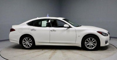 2017 INFINITI Q70 3.7X