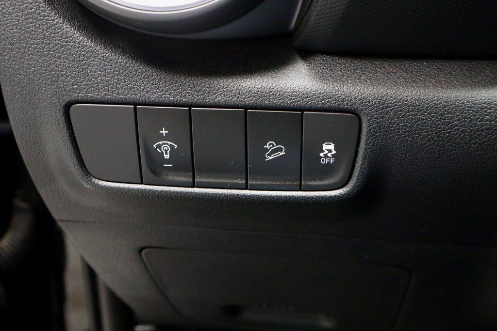 2023 Hyundai KONA SE