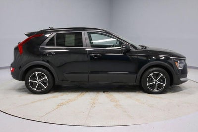 2023 Kia Niro LX